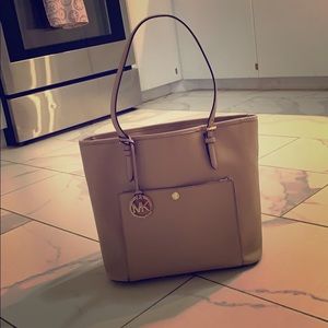 Michael Kors Jet Set Purse
